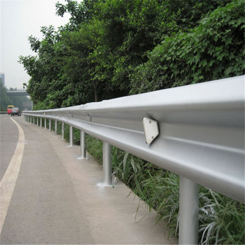 镀锌两波护栏