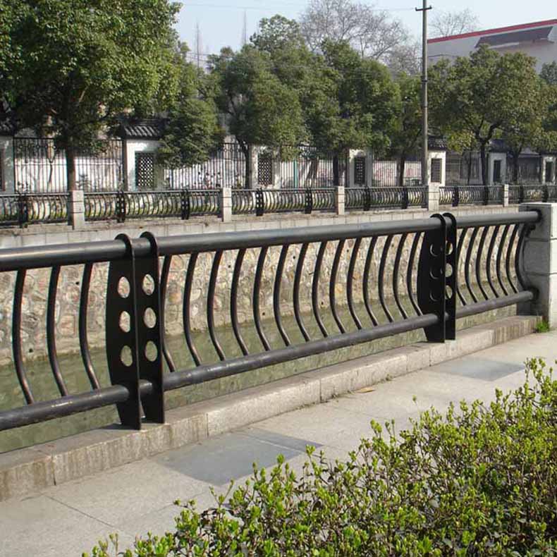 梁柱式桥梁河道护栏